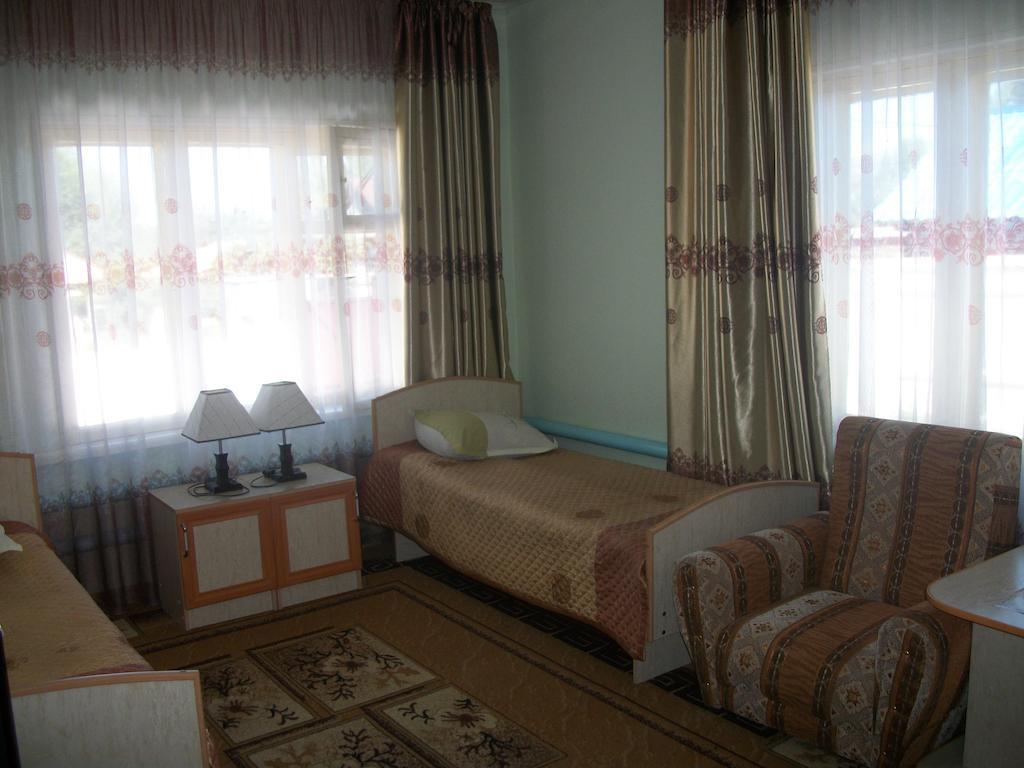 Hotel Enirest Karakoł Pokój zdjęcie