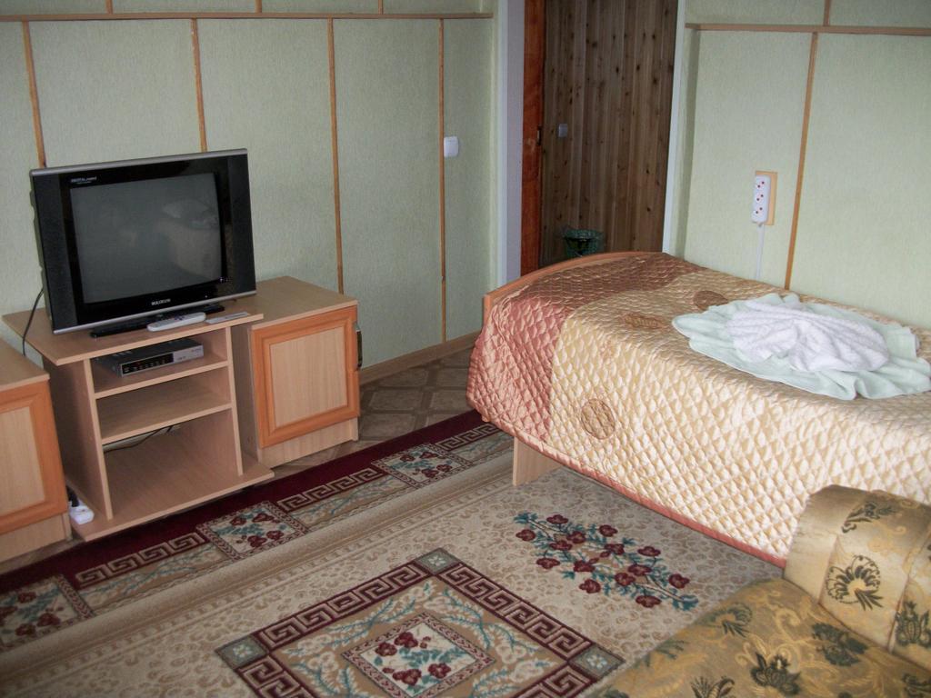 Hotel Enirest Karakoł Zewnętrze zdjęcie
